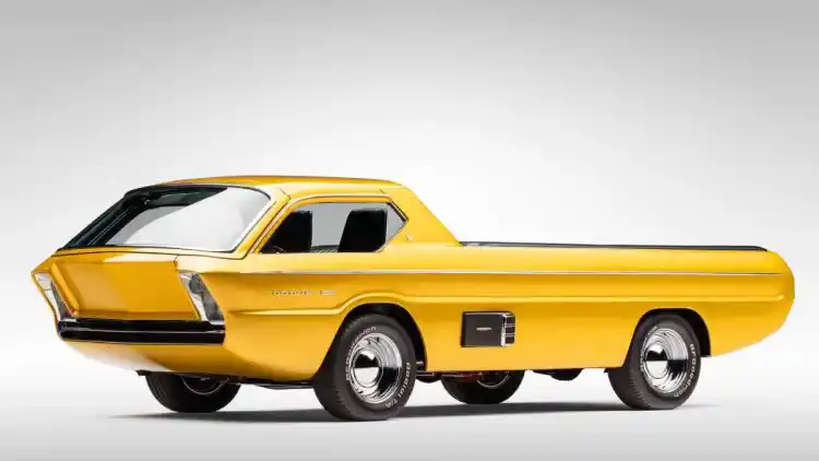 ديودج ديورا: من أيقونة تعديل أمريكية إلى أسطورة "هوت ويلز" ونجمة متحف هنري فورد!